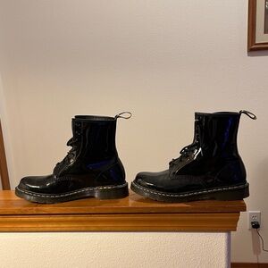 Black patent Leather women’s boots. Dr. Marten patent leather. Sixteen hole.